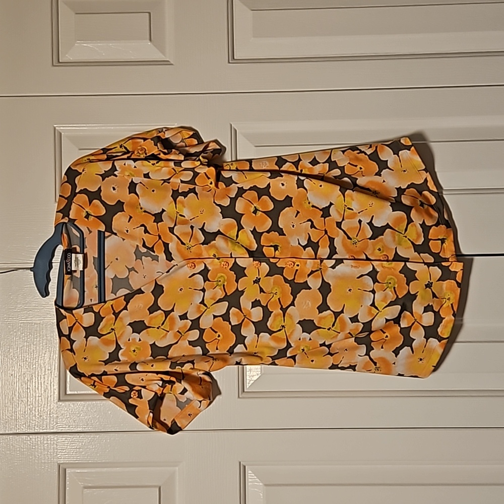 💖 $5 add to bundle Peach and Khaki Short sleeved floral blouse💖